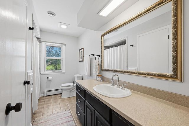 1565 Green Valley BOULEVARD, Brookfield, WI 53045