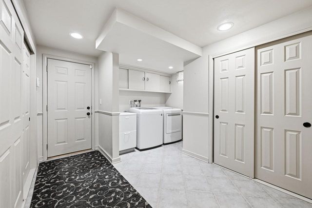 1565 Green Valley BOULEVARD, Brookfield, WI 53045