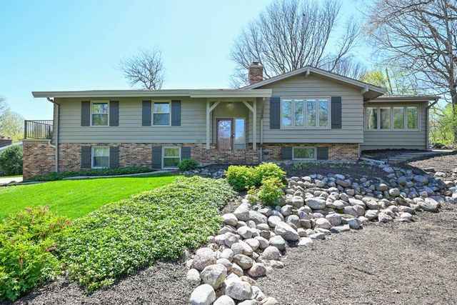 1565 Green Valley BOULEVARD, Brookfield, WI 53045