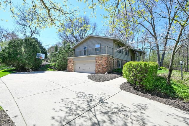 1565 Green Valley BOULEVARD, Brookfield, WI 53045