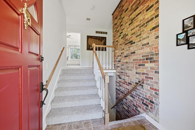 1565 Green Valley BOULEVARD, Brookfield, WI 53045