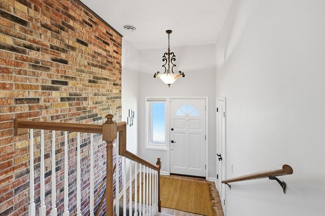 1565 Green Valley BOULEVARD, Brookfield, WI 53045