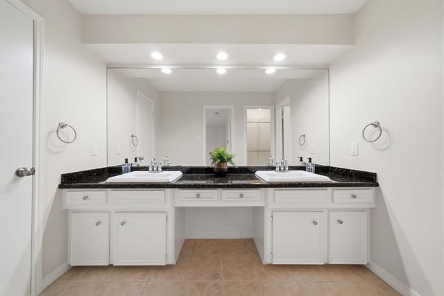 14706 Perthshire Road G, Houston, TX 77079