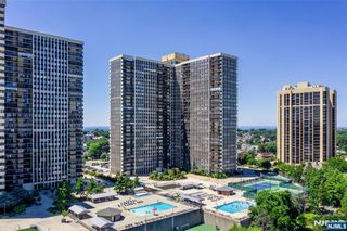 300 Winston 2701, Cliffside Park, NJ 07010