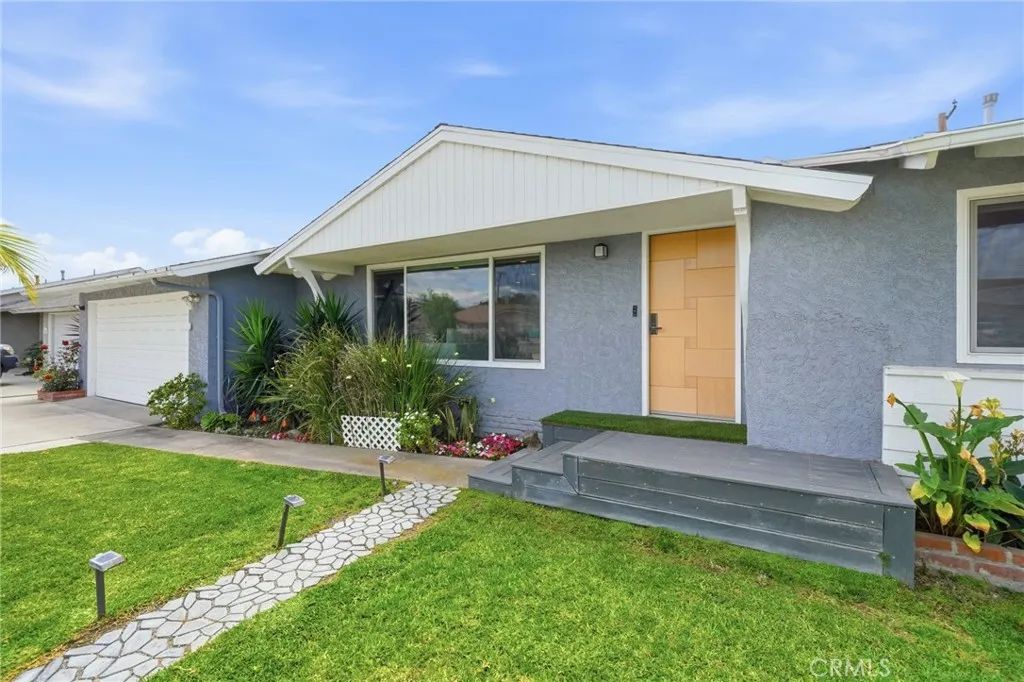 2858 W Keys, Anaheim, CA 92804