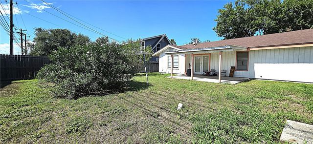 5813 Woodhaven Dr, Corpus Christi, TX 78412