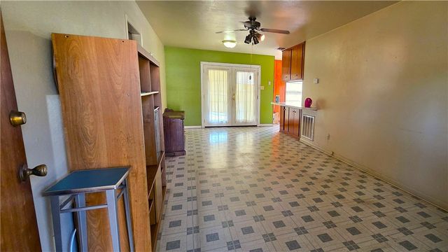 5813 Woodhaven Dr, Corpus Christi, TX 78412