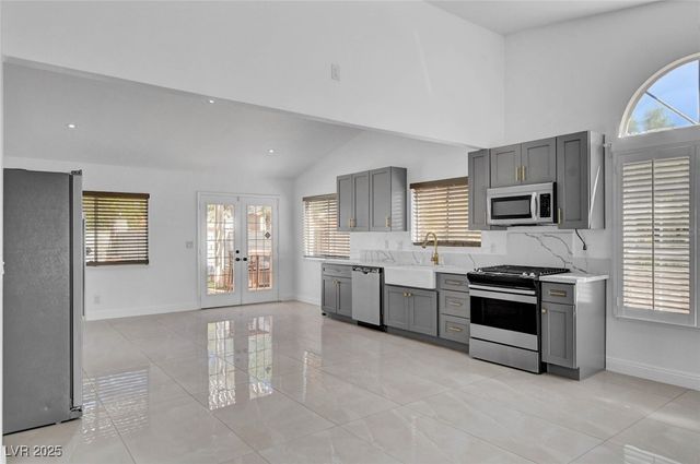 9028 Cypress Point Way, Las Vegas, NV 89117