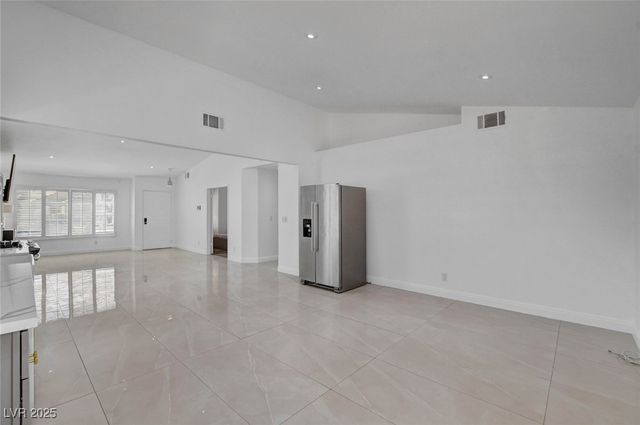 9028 Cypress Point Way, Las Vegas, NV 89117