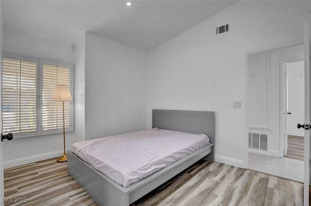 9028 Cypress Point Way, Las Vegas, NV 89117