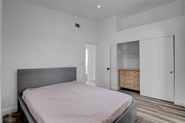 9028 Cypress Point Way, Las Vegas, NV 89117