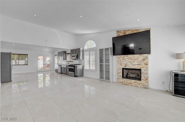 9028 Cypress Point Way, Las Vegas, NV 89117