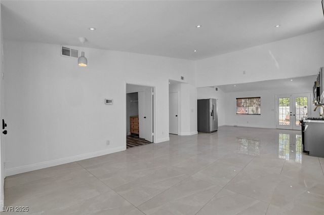 9028 Cypress Point Way, Las Vegas, NV 89117