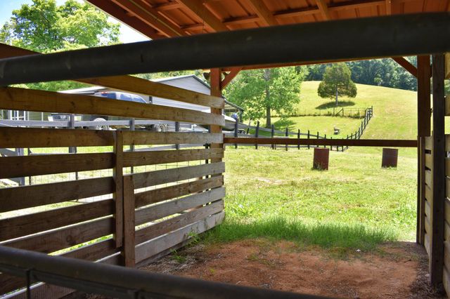 1319 Ideal Valley Road, Spring City, TN 37381