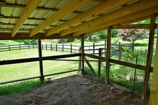 1319 Ideal Valley Road, Spring City, TN 37381