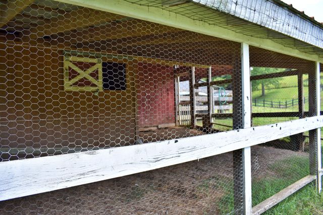 1319 Ideal Valley Road, Spring City, TN 37381