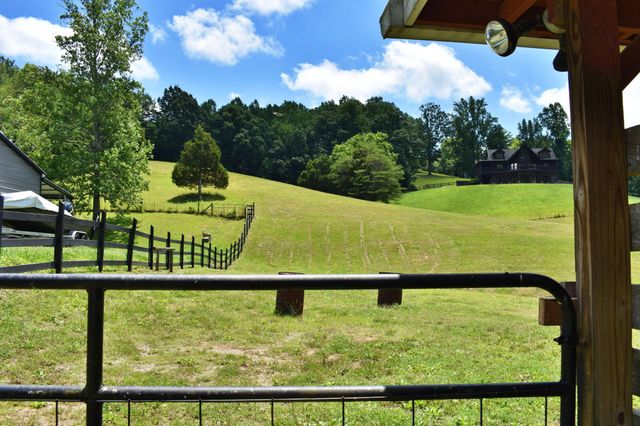 1319 Ideal Valley Road, Spring City, TN 37381