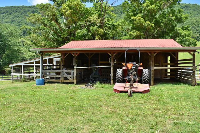 1319 Ideal Valley Road, Spring City, TN 37381