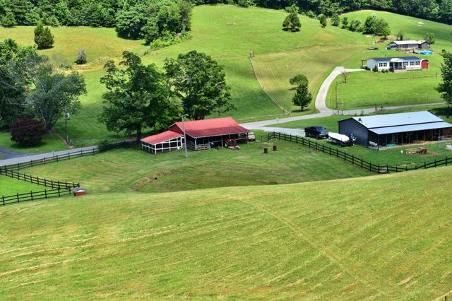1319 Ideal Valley Road, Spring City, TN 37381