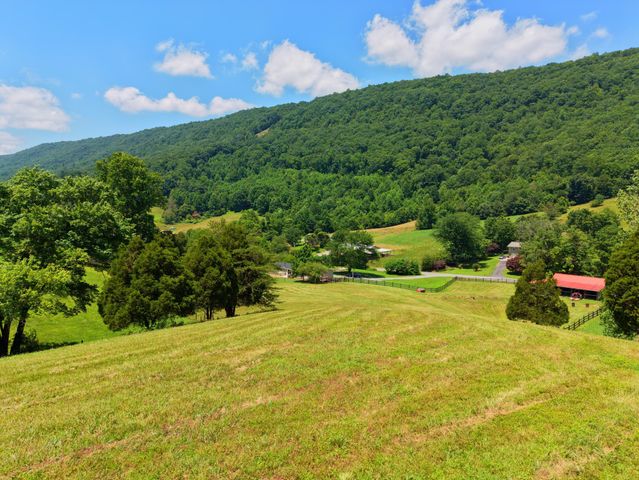 1319 Ideal Valley Road, Spring City, TN 37381