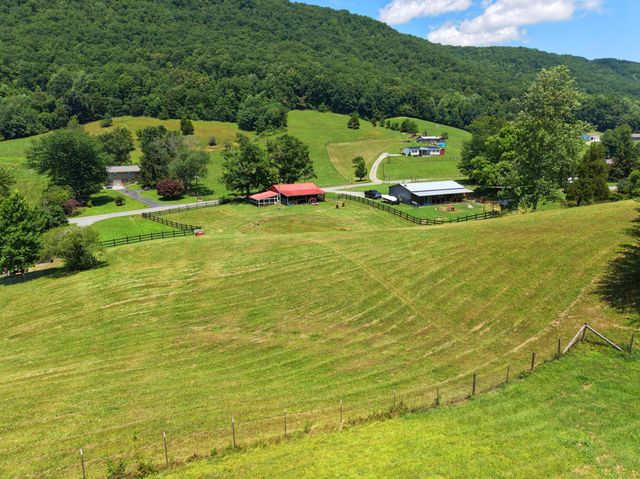 1319 Ideal Valley Road, Spring City, TN 37381