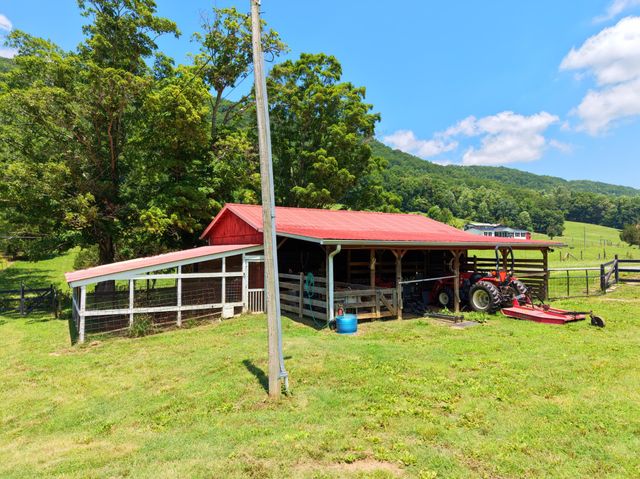 1319 Ideal Valley Road, Spring City, TN 37381