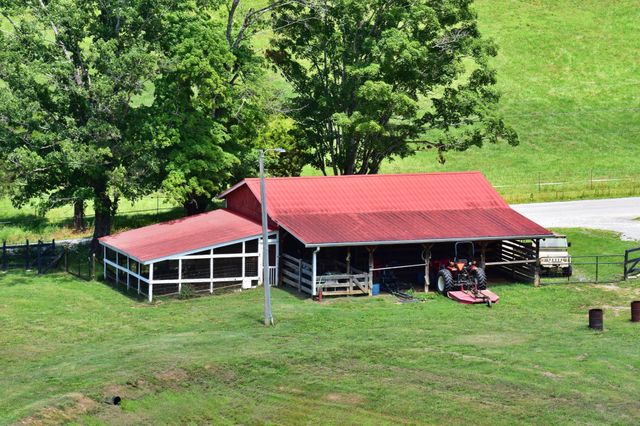 1319 Ideal Valley Road, Spring City, TN 37381