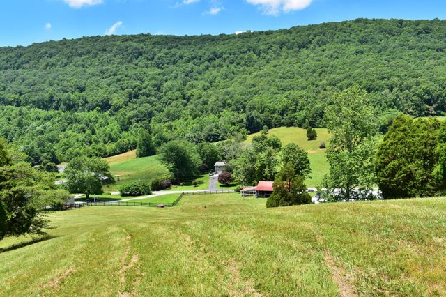 1319 Ideal Valley Road, Spring City, TN 37381