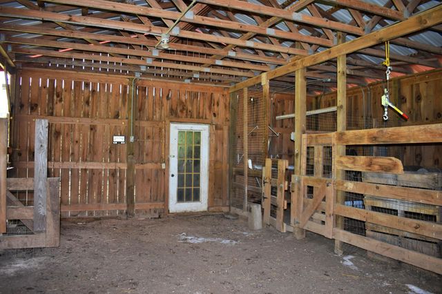 1319 Ideal Valley Road, Spring City, TN 37381