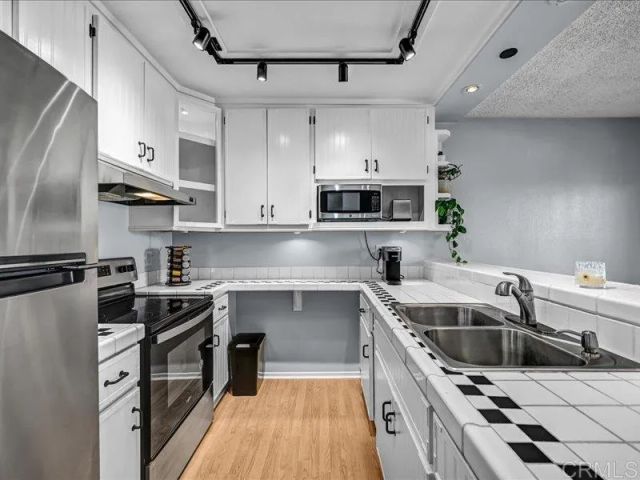 202 Candice Place, Vista, CA 92083