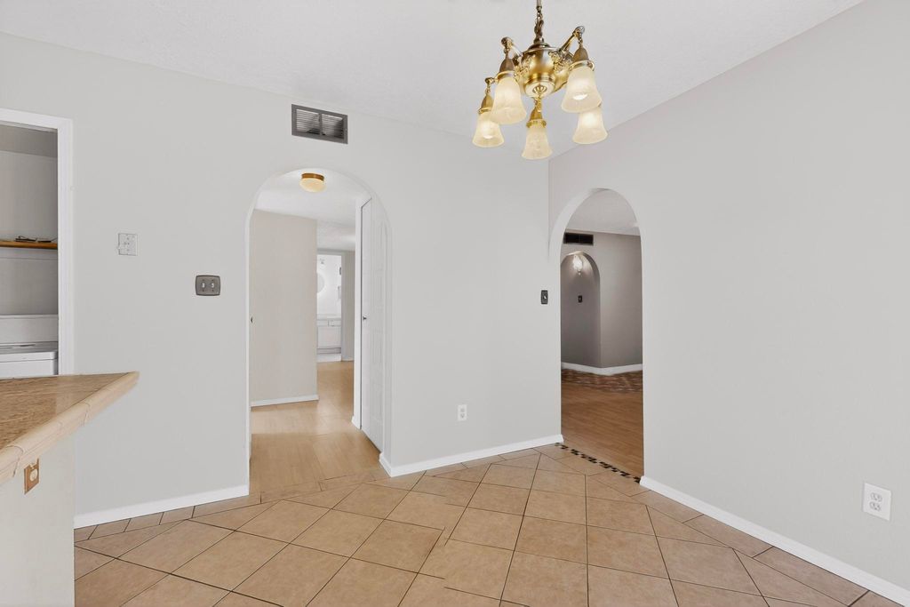 Image 11 of property listing at 4892 Turquoise Drive NE, Rio Rancho, NM 87124