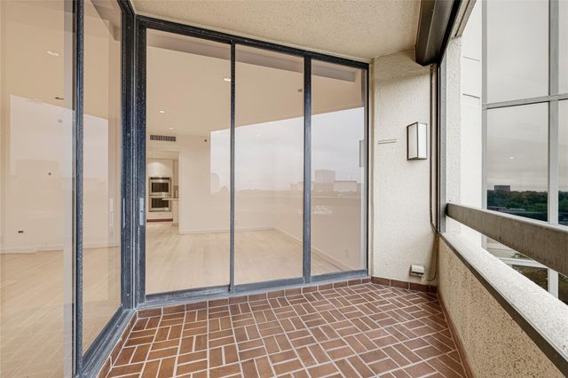 5555 Del Monte Drive 702, Houston, TX 77056