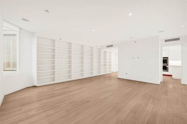 5555 Del Monte Drive 702, Houston, TX 77056