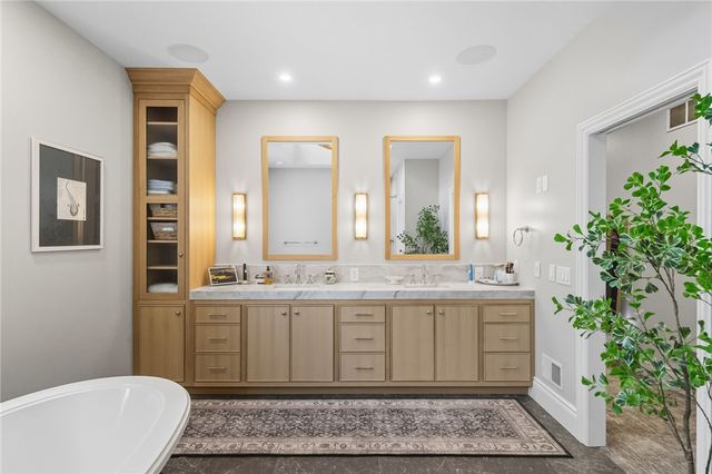 5056 Bear Run Rd, Cranberry Twp, PA 16066