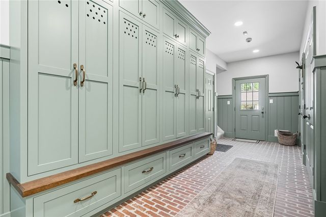 5056 Bear Run Rd, Cranberry Twp, PA 16066