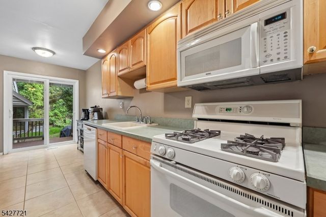 80 Lexington Ln 80, Wayne Twp., NJ 07470