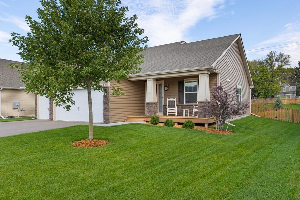 1261 136th Street W, Rosemount, MN 55068