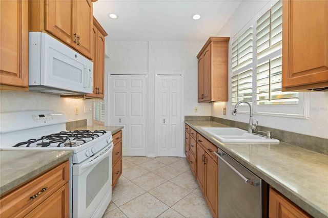 8115 VICTORIA FALLS CIRCLE, Sarasota, FL 34243