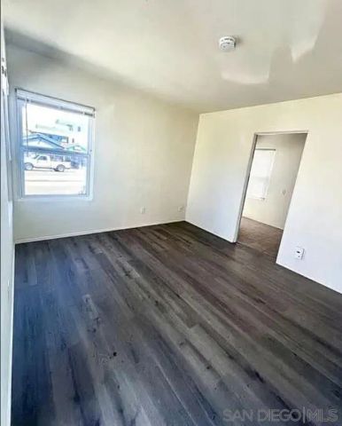 723-725 Sunset Ct, San Diego, CA 92109