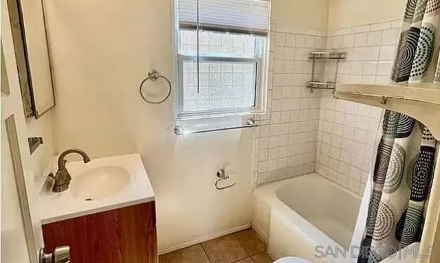 723-725 Sunset Ct, San Diego, CA 92109