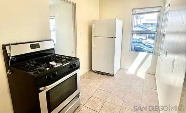 723-725 Sunset Ct, San Diego, CA 92109