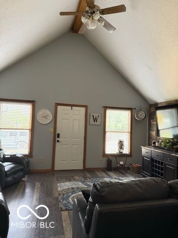 18 Hough Street, Greenfield, IN 46140