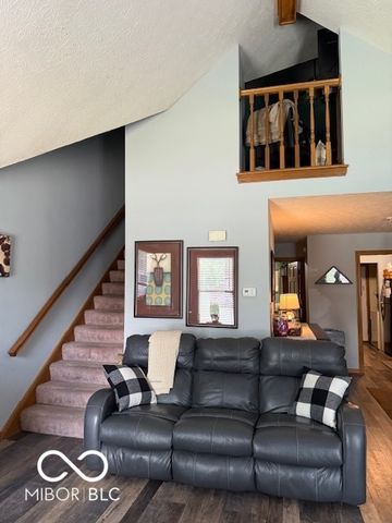 18 Hough Street, Greenfield, IN 46140