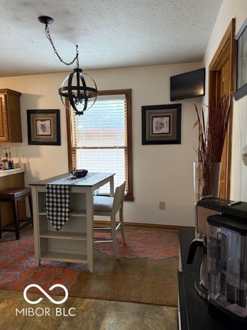 18 Hough Street, Greenfield, IN 46140