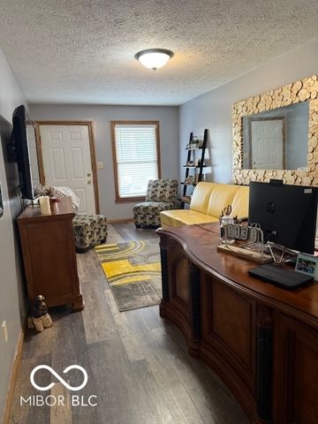 18 Hough Street, Greenfield, IN 46140