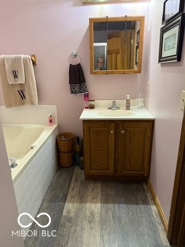 18 Hough Street, Greenfield, IN 46140