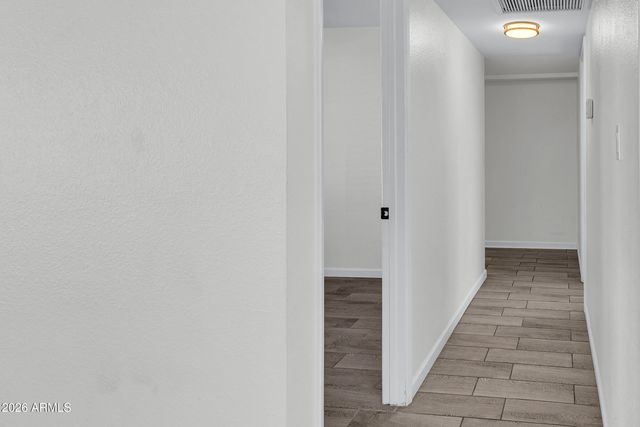 5543 W GOLDEN Lane, Glendale, AZ 85302