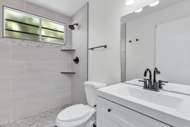 5543 W GOLDEN Lane, Glendale, AZ 85302