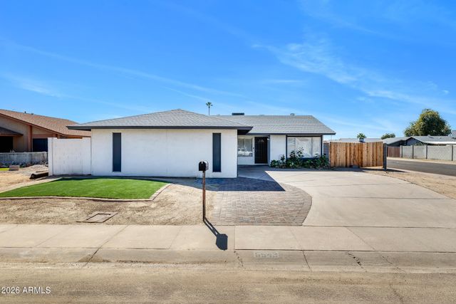 5543 W GOLDEN Lane, Glendale, AZ 85302