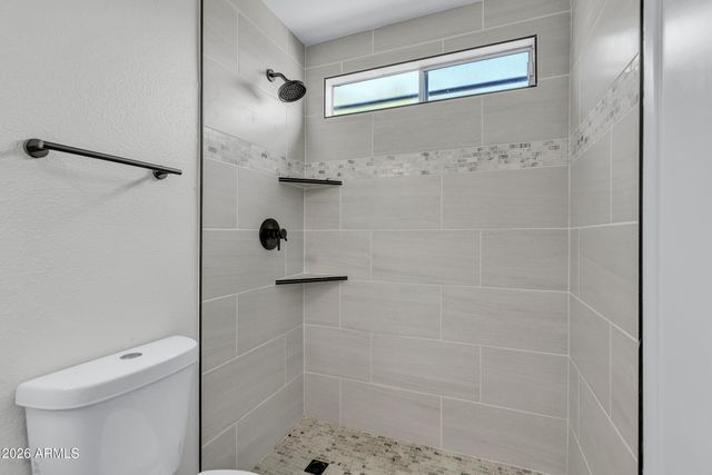 5543 W GOLDEN Lane, Glendale, AZ 85302